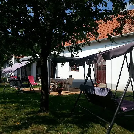 Napfeny Vendeghaz Gasthof 3*